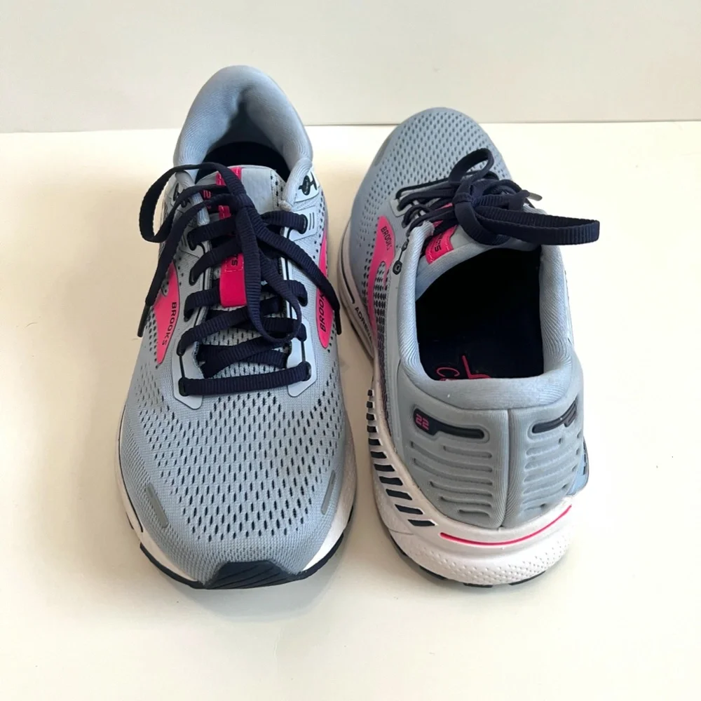 Like New Condition Brooks Women's Adrenaline GTS 22 Running Shoe, Size 9/40.5 EU - Picture 5 of 16